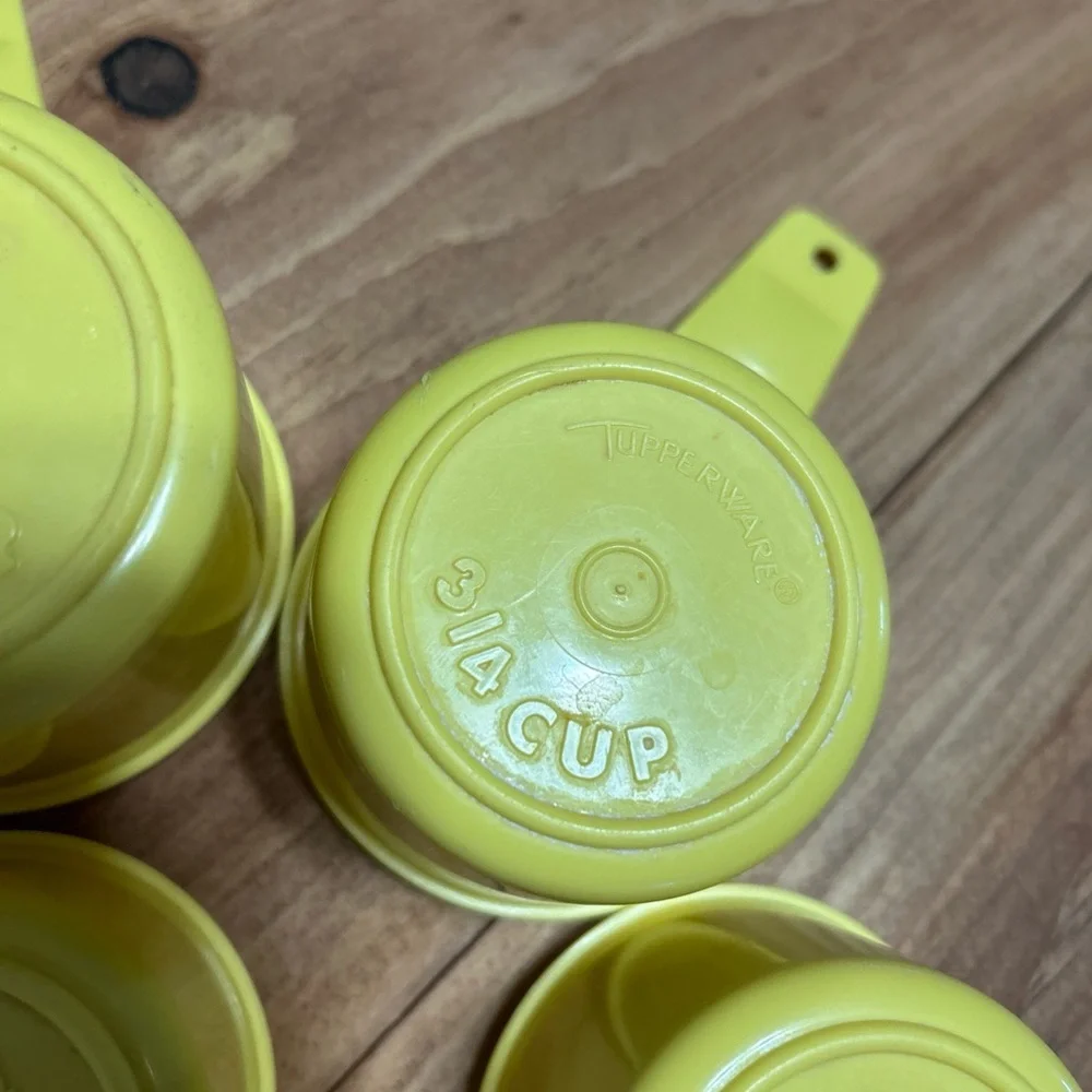 Vintage Tupperware Yellow Measuring Cup Set